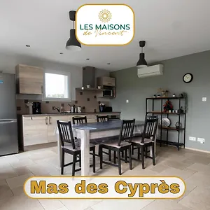 https://levasion-familiale-arles-camargue.fr-provencehotel.com