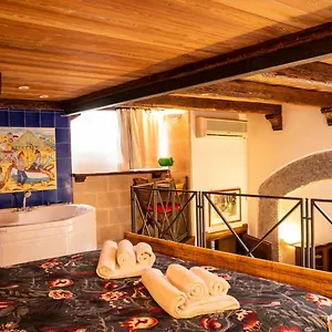 https://suite-piazza-del-gesu-naples.hotels-amalfi.com