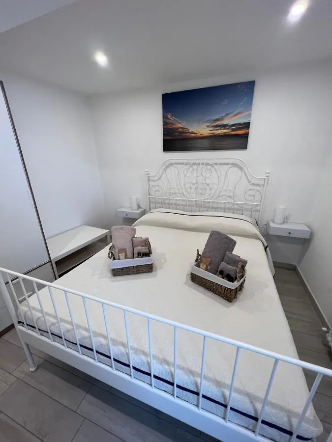 Apartment Ca Di Dome 2 Appartamento Vista Mare San Bernardino Italy
